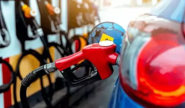 Akaryakıt Fiyatları El Yakıyor! Benzin ve Motorine Üçüncü Zam: Litresi 50 TL'yi Geçti!