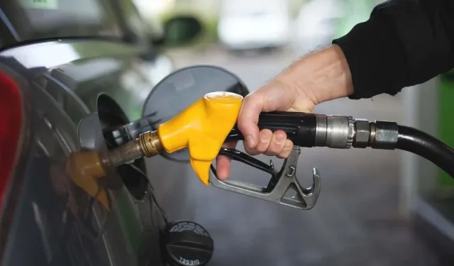 Akaryakıtta Bu gece Benzin ve Motorine Çifte Tarihi Zam Yolda!