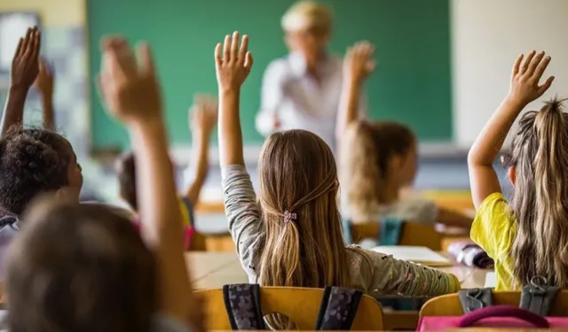 Yaklaşık 20 Milyon Öğrenci Yaz Tatiline Giriyor: YKS Sınavına Günler Kaldı!