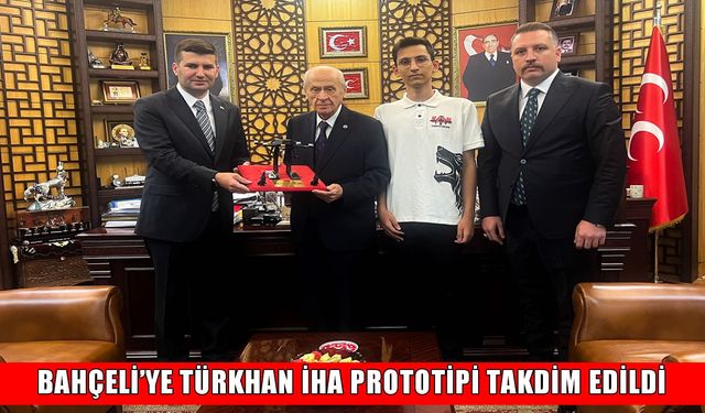 Ülkü Ocakları Bahçeli'ye “TÜRKHAN” İHA takdim etti