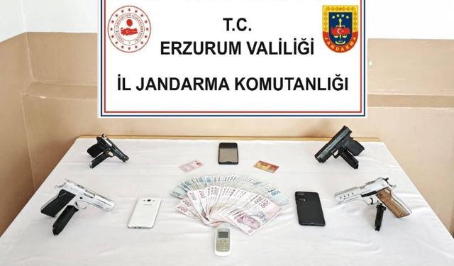 Erzurum’da Jandarma Suç Örgütüne Geçit Vermedi: Silah, Kimlik ve Nakit Ele Geçirildi