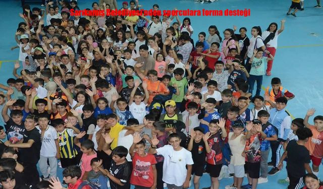 Yaz Spor Kurslarına Katılan Çocuklara Moral: 500 Forma Dağıtıldı