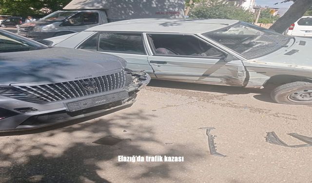 Elazığ'da İki Otomobil Çarpıştı: Kovancılar’da Maddi Hasarlı Kaza