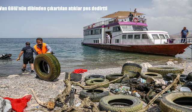 Van Gölü’nü temiz tutmak için sürdürülen çalışmalar geceli gündüzlü devam ediyor