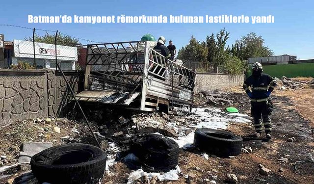 Batman’da Park Halindeki Kamyonet Römorku Alevlere Teslim Oldu