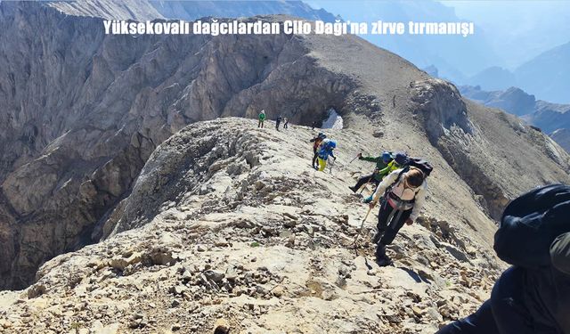 Cilo Dağı’nın Uludoruk zirvesine Yüksekovalı dağcılardan tırmanış