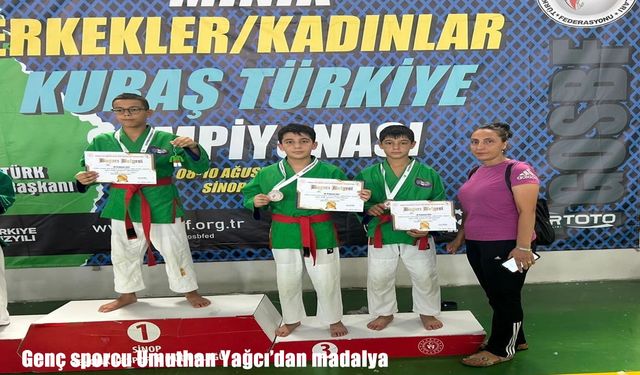 Minikler Türkiye Kuraş Şampiyonası’nda Elazığlı Umuthan Yağcı Türkiye üçüncüsü oldu
