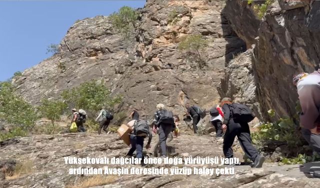 Yüksekovalı Dağcılar Avaşin Deresinde Doğa Yürüyüşü ve Halayla Renkli Anlar Yaşadı