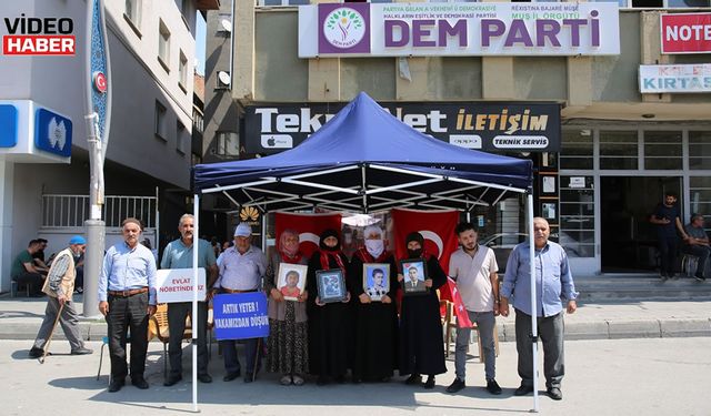 Muşlu aileler evlat nöbetini sürdürüyor: “Eğer yaşıyorsanız dönün”