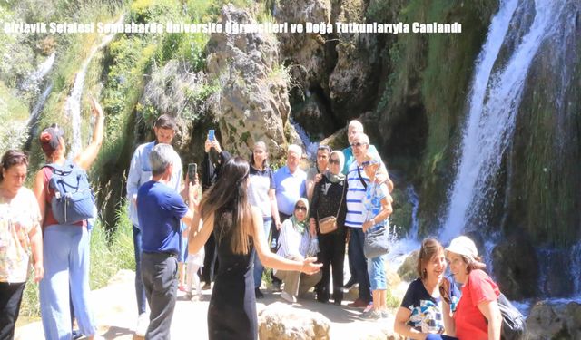 Girlevik Şelalesi Sonbaharda Üniversite Öğrencileri ve Doğa Tutkunlarıyla Canlandı