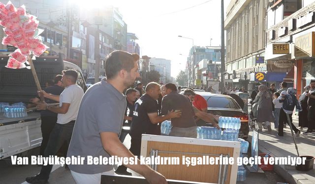 Van’da Kaldırım İşgallerine Sıkı Denetim: Belediyeden İş Yerlerine Uyarı ve Cezai İşlem