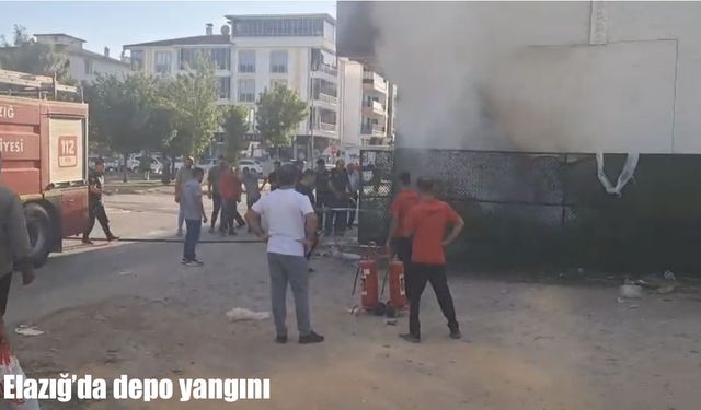 Elazığ’da market deposunda çıkan yangın söndürüldü