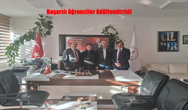 Çıldır’da Başarılı Öğrenciler Ödüllendirildi