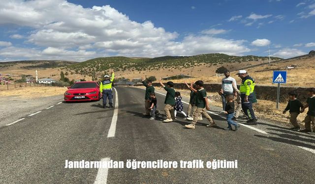 Jandarmadan öğrencilere trafik eğitimi