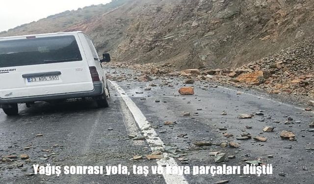 Elazığ’da yağış sonrası Palu-Beyhan yoluna taş ve kaya parçaları düştü