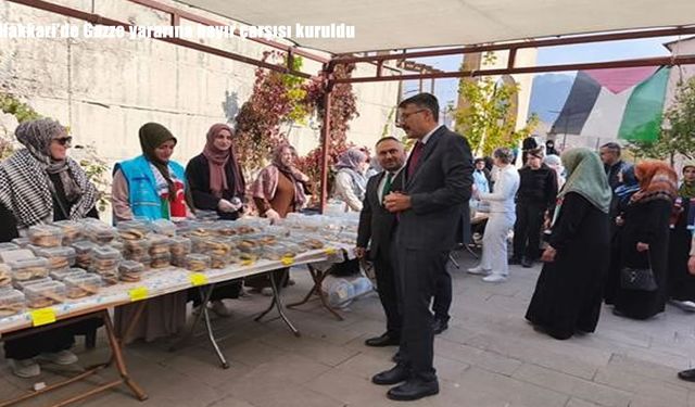 Hakkari’de Gazze yararına kurulan hayır çarşısına yoğun ilgi