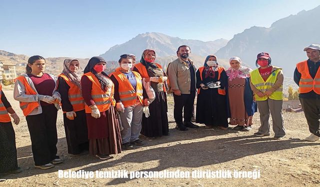 Hakkari’de Temizlik Personelinden Dürüstlük Örneği
