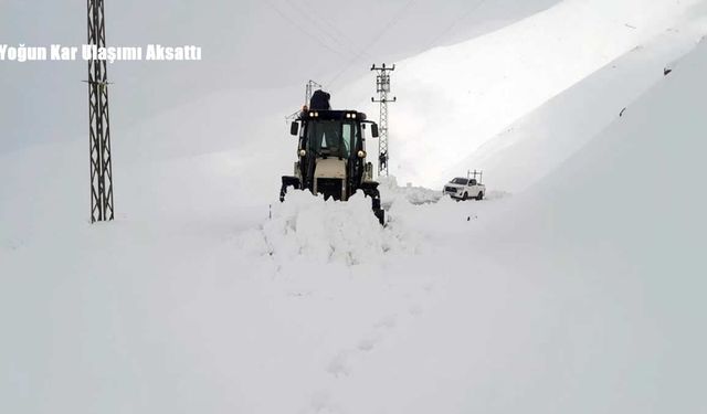Hakkari’de Kardan Kapanan 9 Köy ve 21 Mezra Yolu Ulaşıma Açıldı