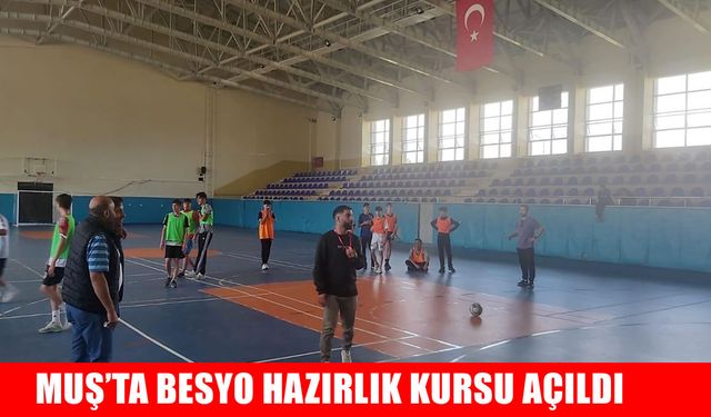 Akademi49, profesyonel hocalarla gençlerin yanında