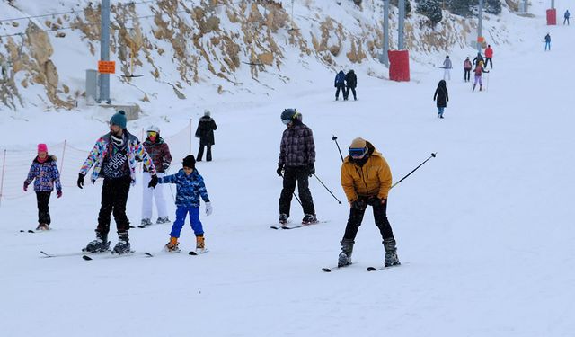 Kayak merkezlerinde güncel kar kalınlıkları açıklandı