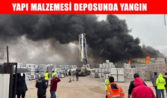 Balıkesir'de yapı malzemeleri deposunda çıkan yangına müdahale ediliyor