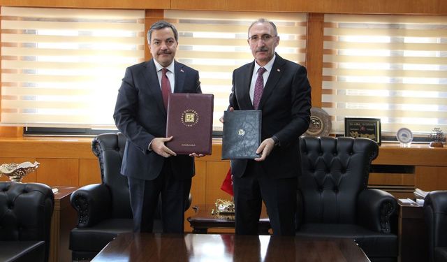Fırat ve Turgut Özal Üniversiteleri Ar-Ge İş Birliği Protokolü İmzaladı