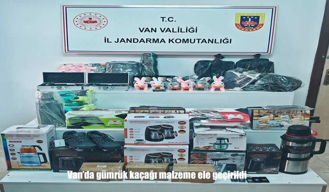 Van’da Kamyonette Gümrüksüz Eşya Ele Geçirildi
