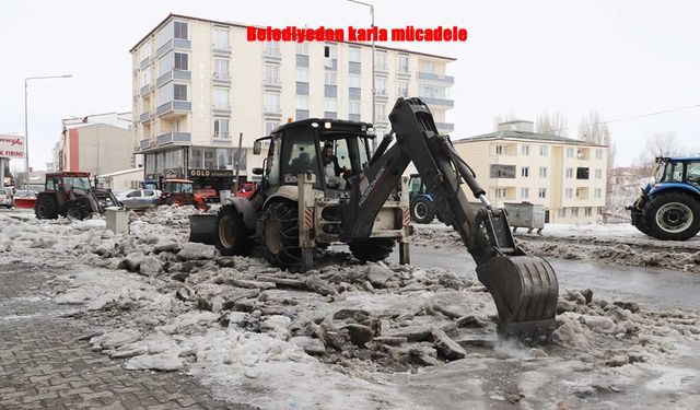Ardahan’da karla mücadele aralıksız sürüyor