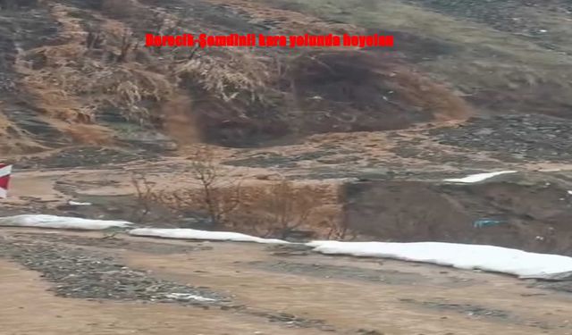 Derecik-Şemdinli Yolunda Heyelan Uyarısı: Trafik Aksadı