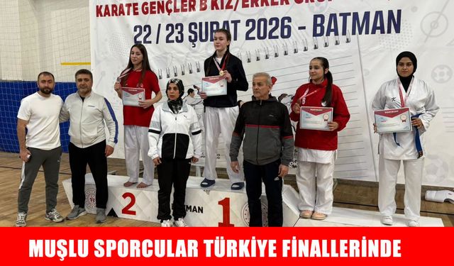 Muşlu karateciler Batman’dan madalyalarla döndü
