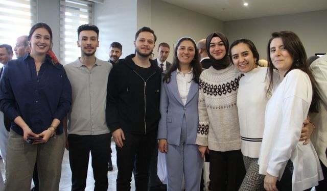 Aras Elektrik’te Geleneksel Bayramlaşma: Çalışanlar Bir Araya Geldi