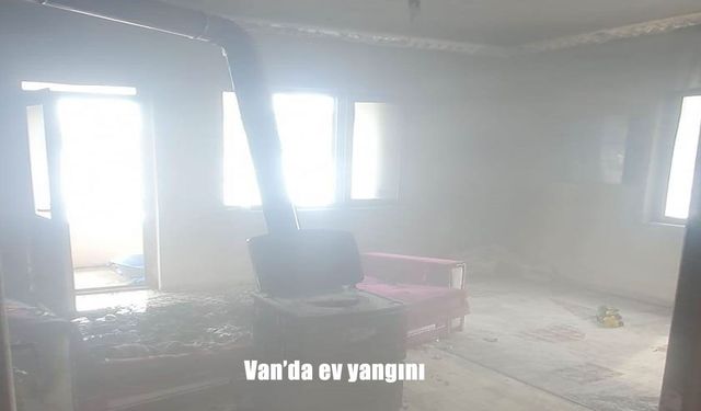 Van'da ev yangını