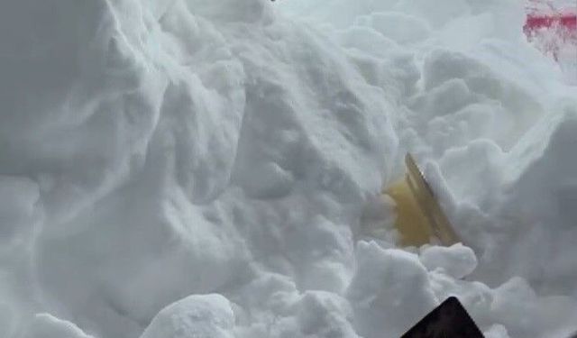 Erzincan Karadağ’da Nisan Ortasında Kar: Telekom Ekipleri Zor Şartlarda Müdahale Etti