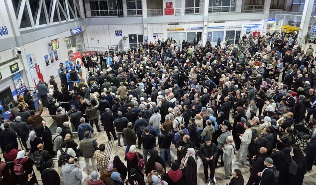 Erzurum’da İlk Hac Kafilesi Dualarla Uğurlandı