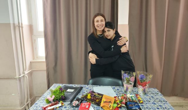 Elazığ Sivrice’de “Öğretmene Saygılı Nesil Yetişiyor” Programı Düzenlendi