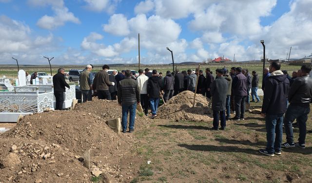 Van’da Köpek Saldırısında Hayatını Kaybeden 5 Yaşındaki Çocuk Defnedildi