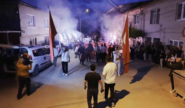 Bursa’da 157 yıllık “deve eğlencesi” geleneği renkli görüntülerle yaşatıldı