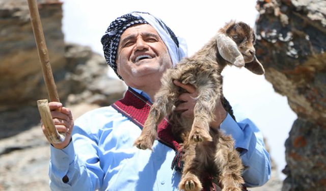 Aydın Aydın’dan örnek davranış: Yavru keçiyi ölümden kurtardı
