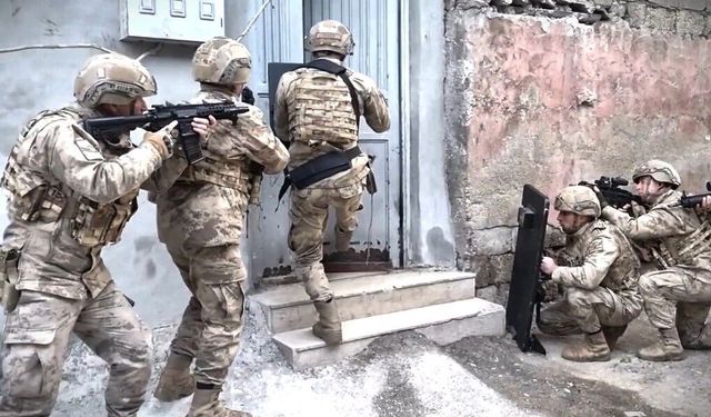 Erzincan’da DEAŞ ve Narkotik Operasyonları: 18 Şüpheli Tutuklandı