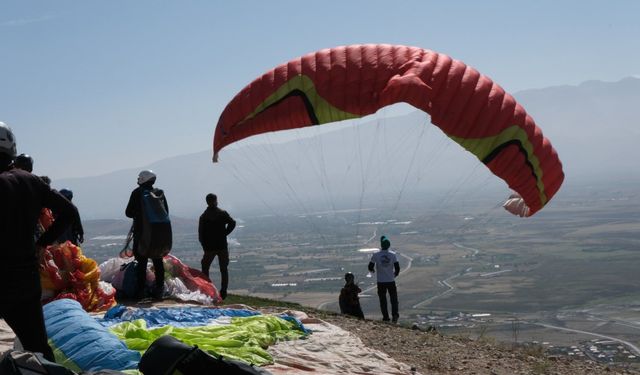 Erzincan Yamaç Paraşütünde Türkiye İkincisi Oldu