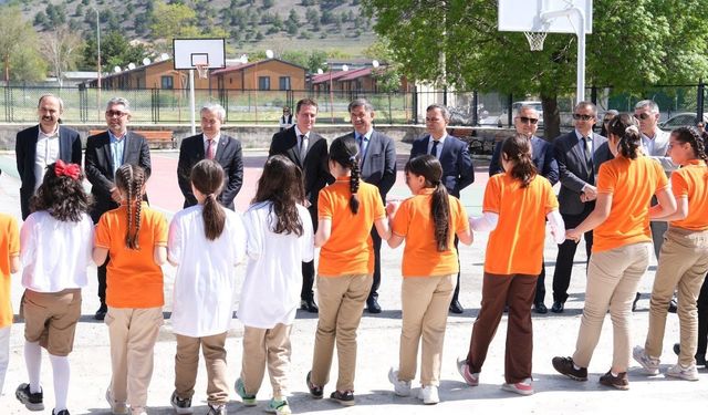 Erzincan’da Öğrenciler Bilim Fuarında Projelerini Sergiledi