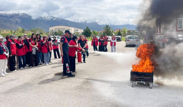 Erzincan’da Gönüllülere Yangın Eğitimi Verildi