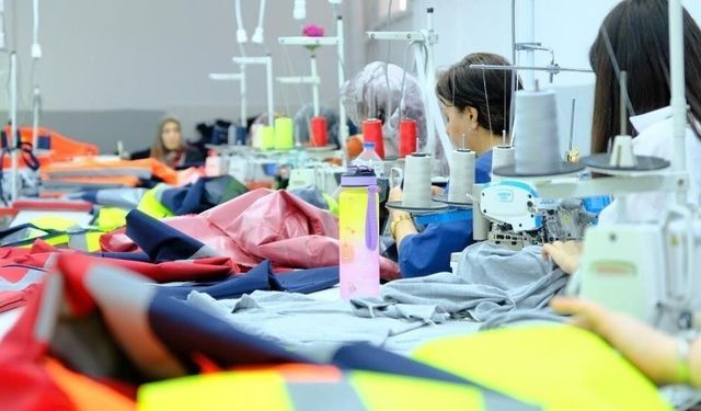 Ücretli çalışan sayısı Mart ayında yüzde 1,8 arttı