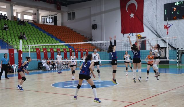Elazığ'da Yıldız Kızlar Voleybol Türkiye Yarı Finalleri tamamlandı