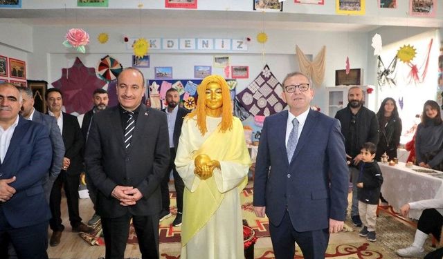 Kars’ta "7 bölge, Tek ruh" sergisi yoğun ilgi gördü