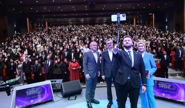 İnönü Medya Dezenformasyonla Mücadele Topluluğu, Ulusal Gençlik Zirvesi'ne katıldı