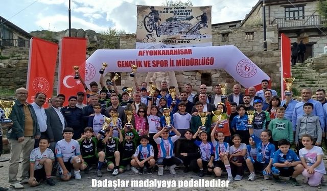 Dadaş pedalları Afyon’da madalyaları topladı