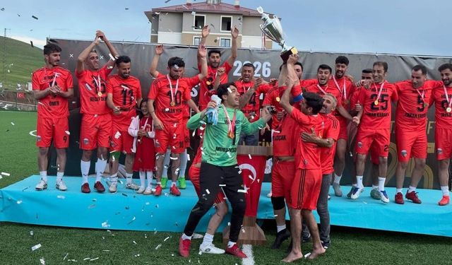 Tekman’da futbol şöleni: Hürriyetspor 2026 sezonu şampiyonu oldu
