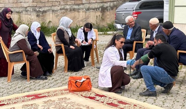 Yüksekova’da köy sakinlerine hipertansiyon ve sağlıklı tuz tüketimi eğitimi