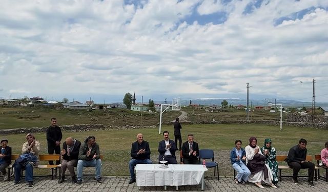 Akyaka Kaymakamı İsmail Demirtaş’tan köy okullarına yakın ilgi